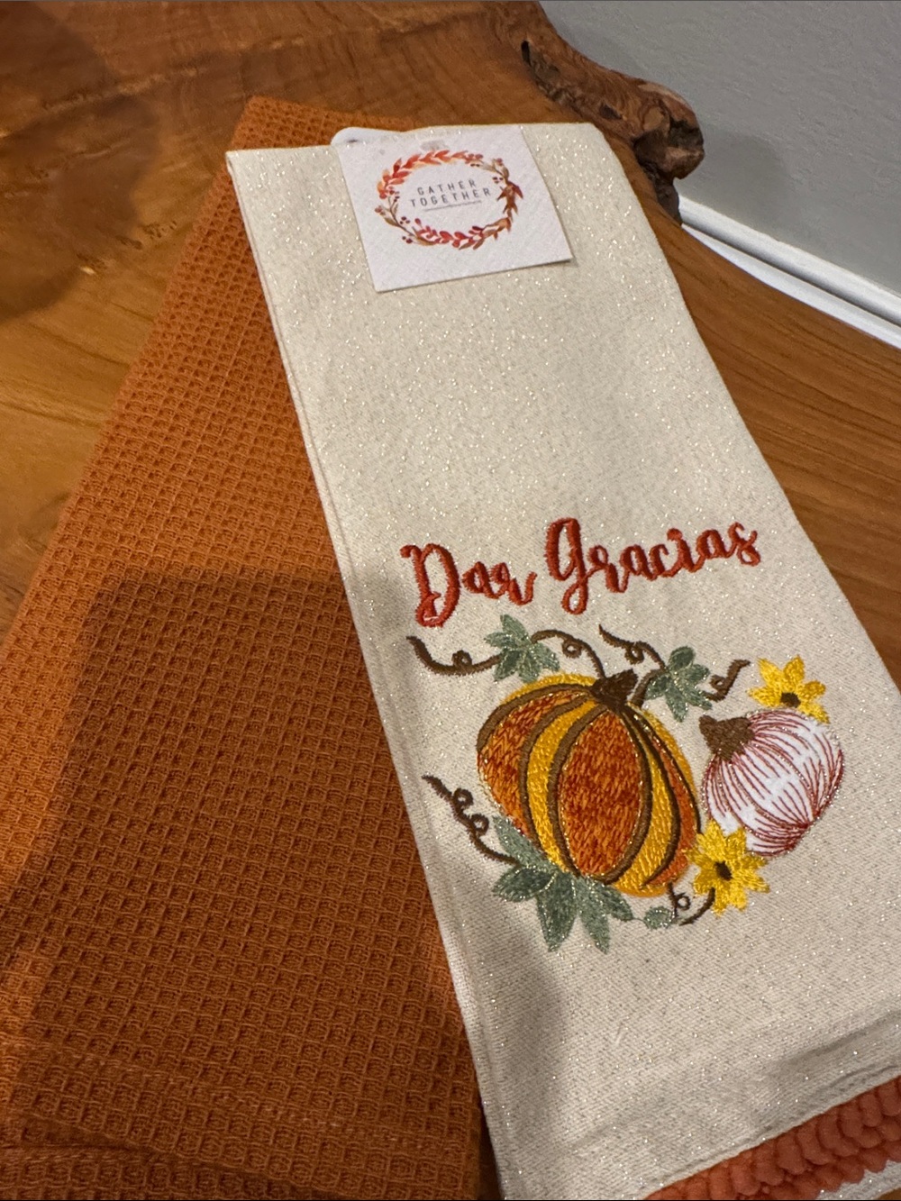 Fall Kitchen Towel Set of 2 in Spanish Dar Gracias (to give thanks)